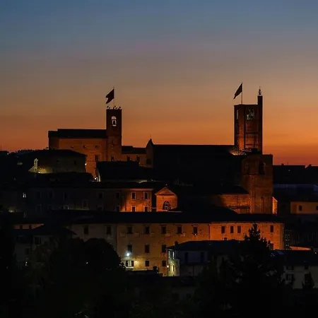 Palazzo Rossi, Historic Boutique In Marche Lägenhet *