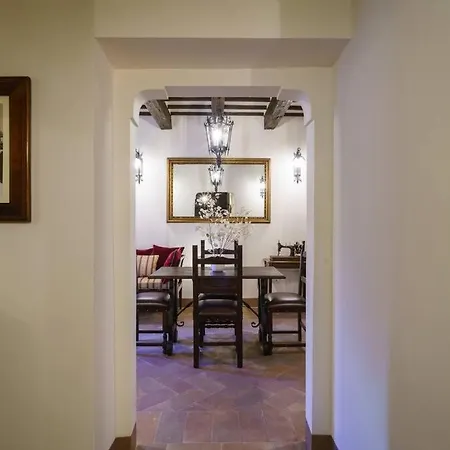Apartment Palazzo Rossi, Historic In Marche