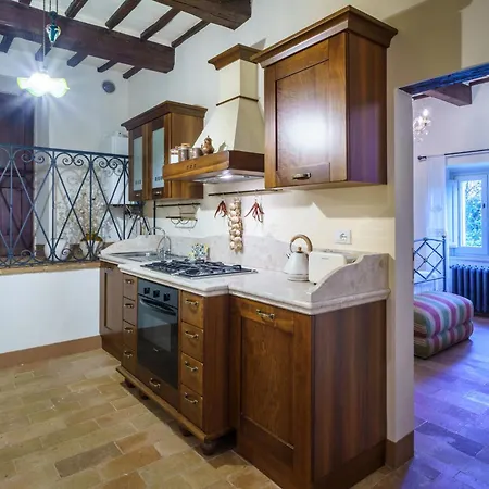 Apartment Palazzo Rossi, Historic In Marche Sarnano