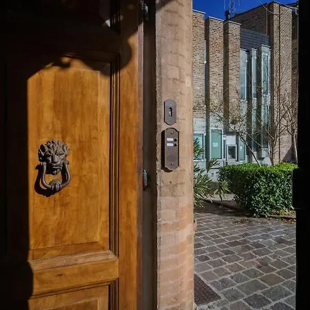 Palazzo Rossi, Historic In Marche