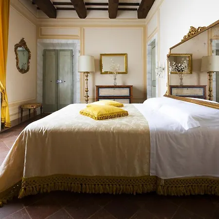 Apartment Palazzo Rossi, Historic In Marche Sarnano