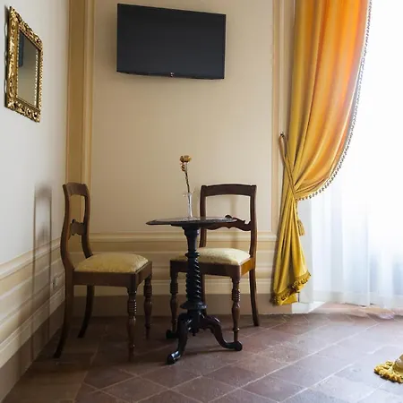 Apartment Palazzo Rossi, Historic In Marche Sarnano