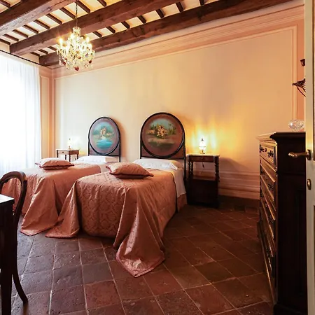 Palazzo Rossi, Historic In Marche