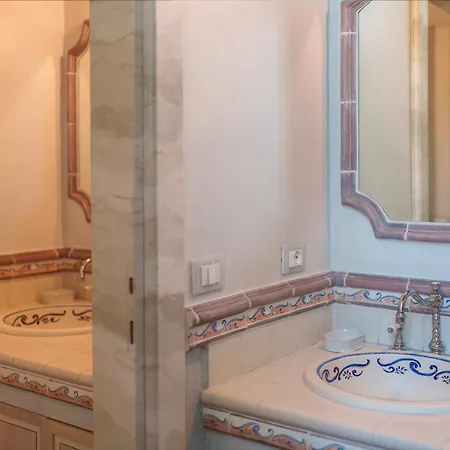 Palazzo Rossi, Historic Boutique In Marche * Sarnano