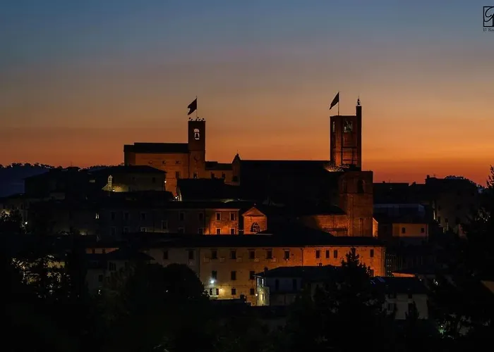 Palazzo Rossi, Historic Boutique In Marche Apartment *