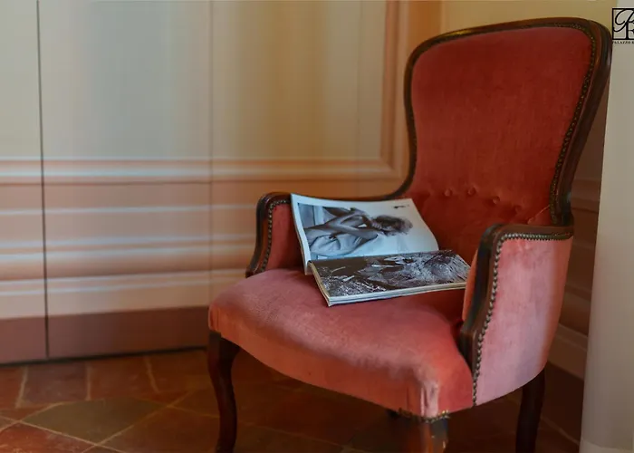 Apartment Palazzo Rossi, Historic Boutique In Marche *