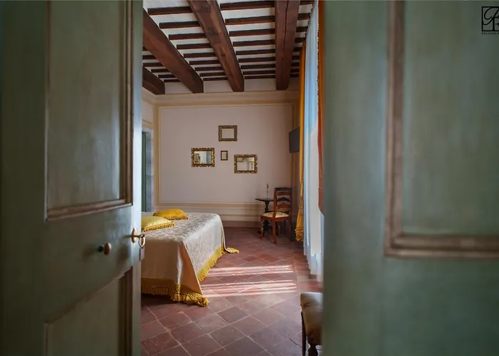 Palazzo Rossi, Historic Boutique In Marche Apartment *