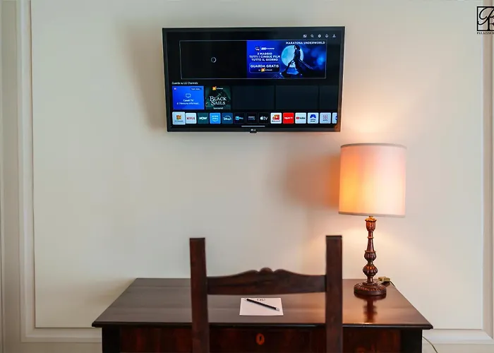 Apartment Palazzo Rossi, Historic Boutique In Marche